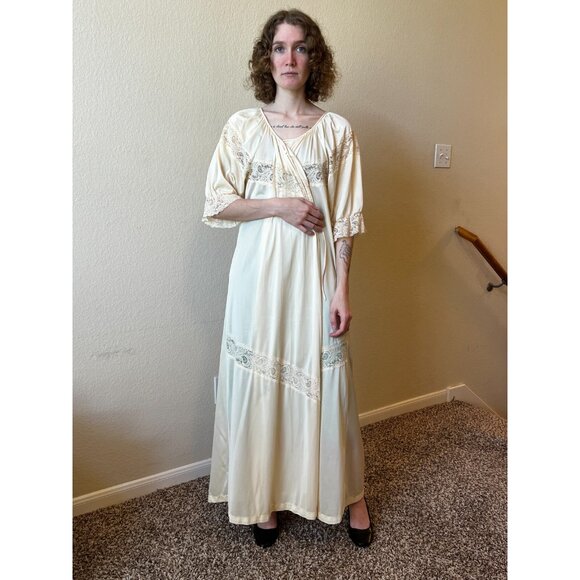 Vintage Cream/tan Maxi Robe Peignoir Dressing Gown Nylon/Lace 44" Bust Plus Size - Picture 8 of 14